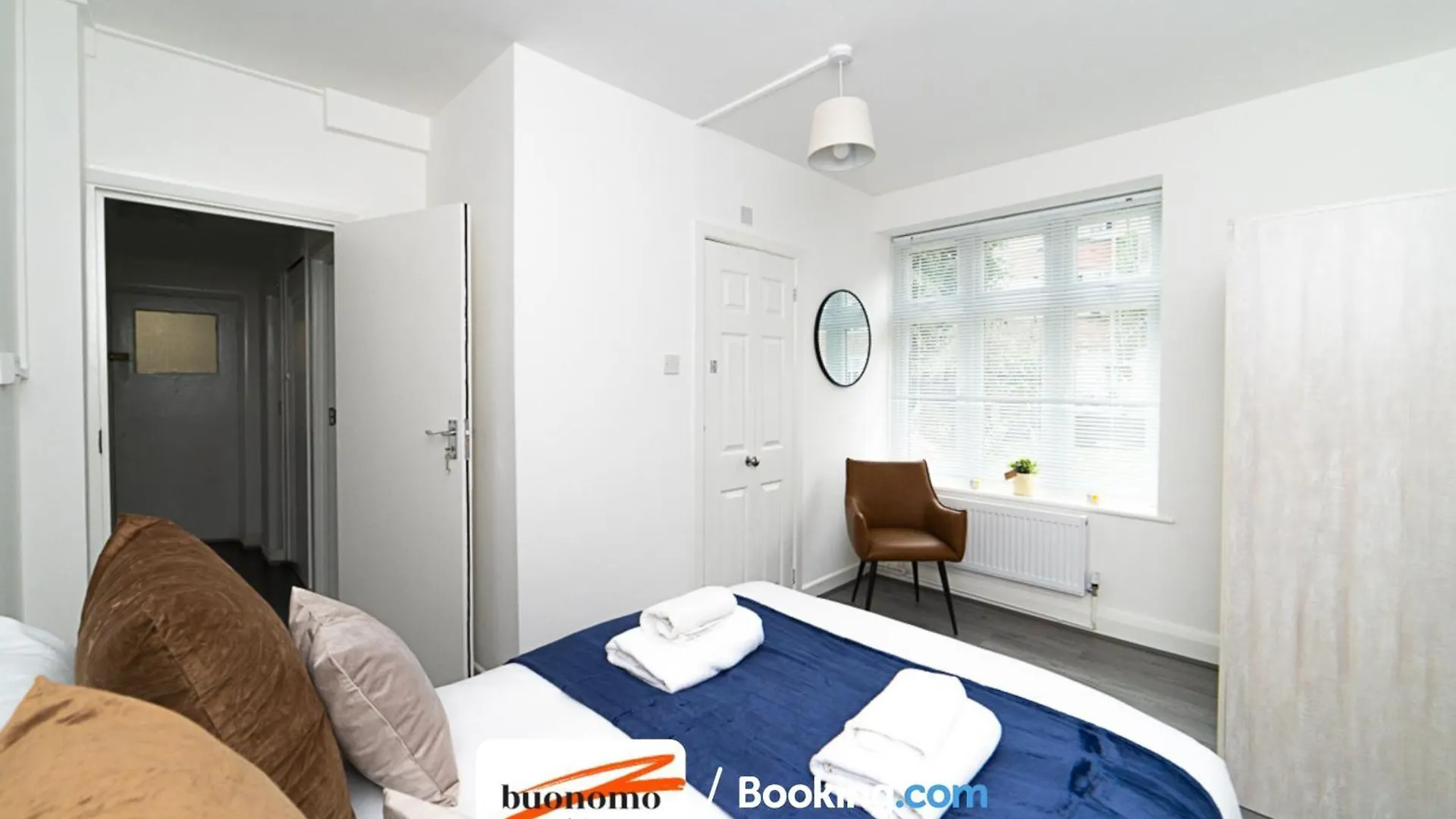 Three Bedroom Apartment At Buonomo Stays Short Lets & Serviced Accommodation With Netflix & Games Londra