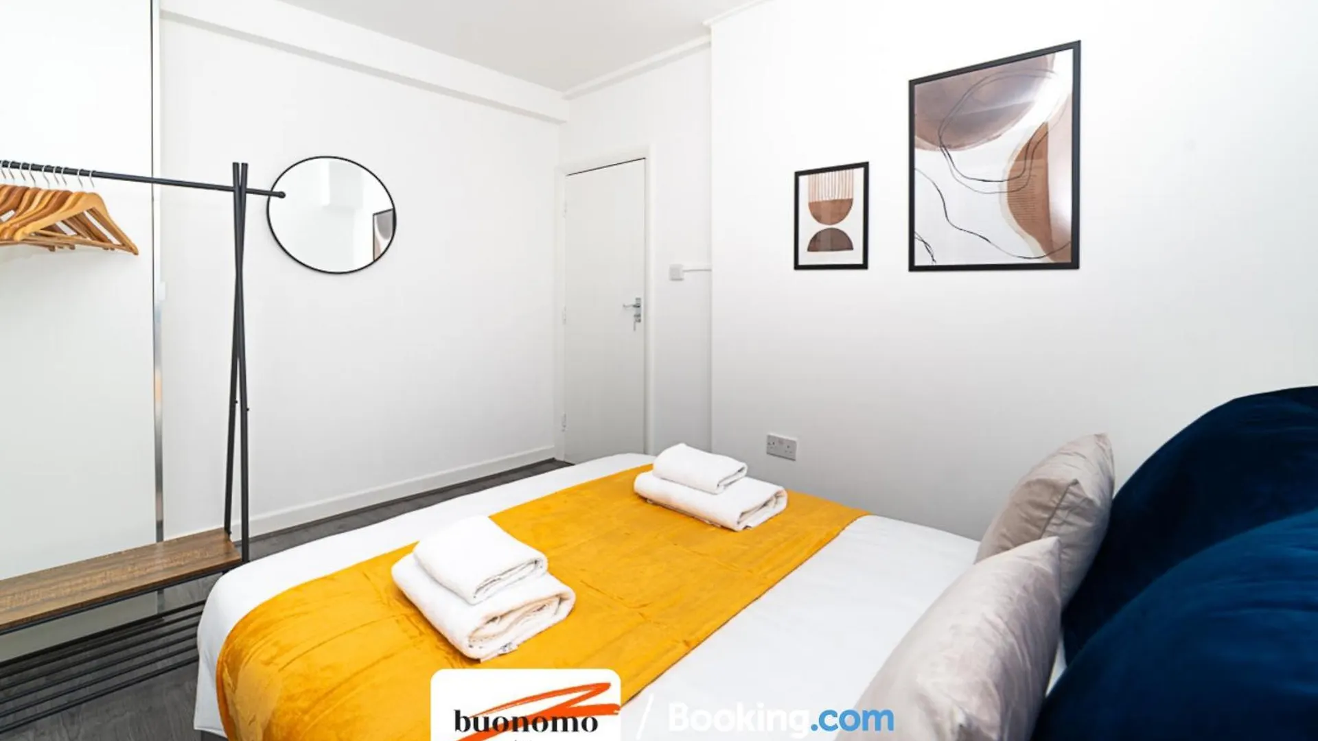 Three Bedroom Apartment At Buonomo Stays Short Lets & Serviced Accommodation With Netflix & Games Londra