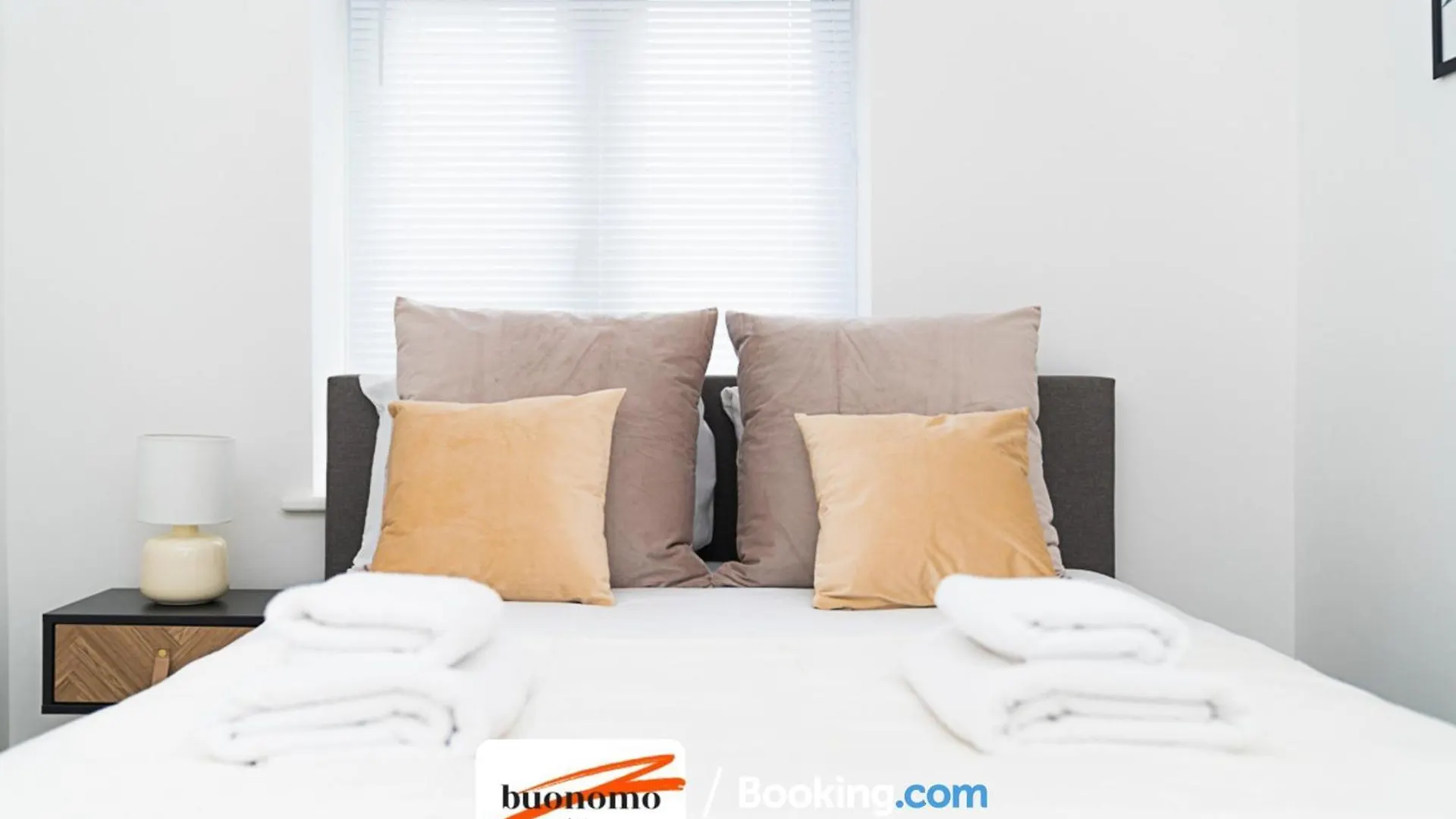 Three Bedroom Apartment At Buonomo Stays Short Lets & Serviced Accommodation With Netflix & Games London 0*,