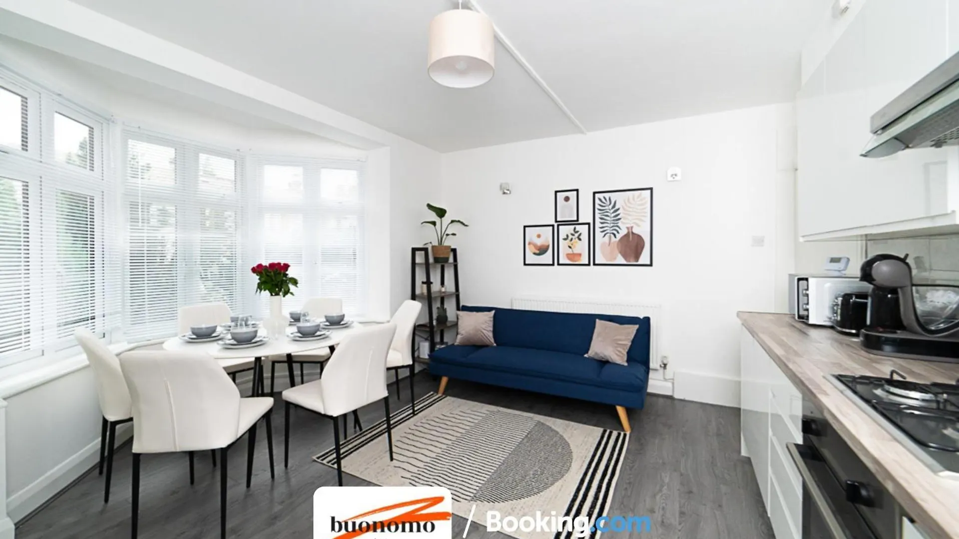 Three Bedroom Apartment At Buonomo Stays Short Lets & Serviced Accommodation With Netflix & Games London