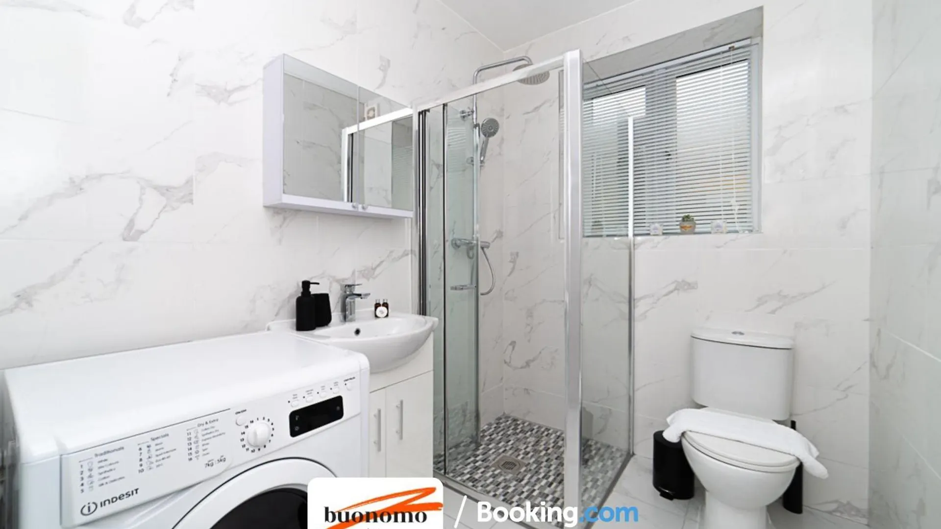 Three Bedroom Apartment At Buonomo Stays Short Lets & Serviced Accommodation With Netflix & Games London 0*,
